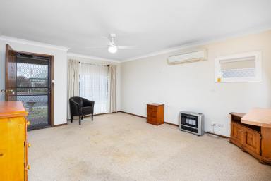 Unit For Sale - NSW - Temora - 2666 - CENTRAL & NEAT OPPORTUNITY  (Image 2)