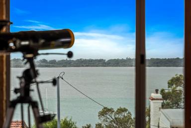 House For Sale - WA - Dawesville - 6211 - Sought After Location with Estuary Views!  (Image 2)