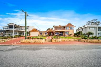 House For Sale - WA - Dawesville - 6211 - Sought After Location with Estuary Views!  (Image 2)