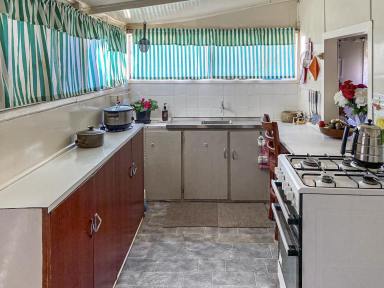 House For Sale - NSW - Cowra - 2794 - INVESTMENT OPPORTUNITY, IN PRIME LOCATION!  (Image 2)
