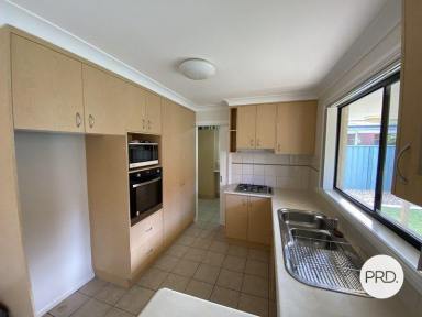 House Leased - NSW - East Albury - 2640 - THREE BEDROOM HOME LOCATED IN POPULAR ESTATE  (Image 2)