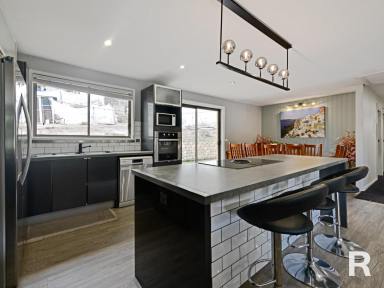 House For Sale - TAS - Dromedary - 7030 - Impressive Family Residence in Dromedary  (Image 2)