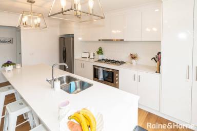 House Leased - NSW - Lloyd - 2650 - CHIC LIVING IN LLOYD  (Image 2)