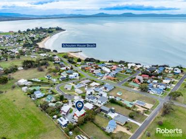 Townhouse For Sale - TAS - Swansea - 7190 - Spacious & secure Swansea townhouse - an excellent all-round package!  (Image 2)