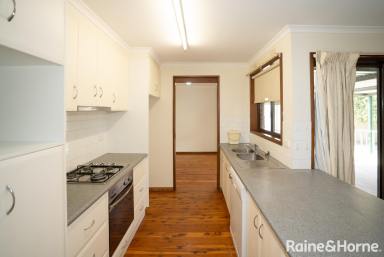 House For Lease - NSW - Kooringal - 2650 - Modern Family Home  (Image 2)