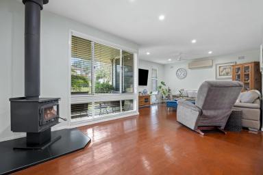 House Sold - NSW - Raymond Terrace - 2324 - CHARMING THREE BEDROOM BRICK HOME  (Image 2)