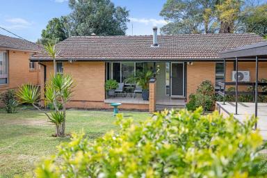 House Sold - NSW - Raymond Terrace - 2324 - CHARMING THREE BEDROOM BRICK HOME  (Image 2)