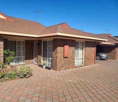 Unit Leased - VIC - Mildura - 3500 - TWO BEDROOM UNIT WALKING DISTANCE TO CBD  (Image 2)