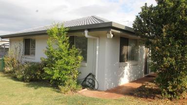 Unit Leased - QLD - Wilsonton - 4350 - Spacious 3-Bedroom Unit In Convenient Location  (Image 2)