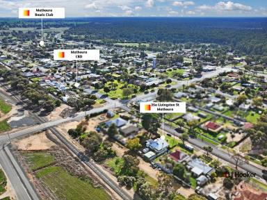 House For Sale - NSW - Mathoura - 2710 - Renovator’s Dream with Unlimited Potential – Affordable Entry into the Market  (Image 2)