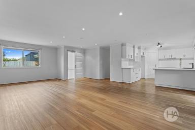 House Sold - VIC - Somerville - 3912 - Spacious & Modern Villa in Convenient Location  (Image 2)