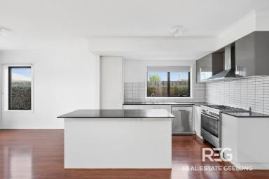 Townhouse Sold - VIC - Belmont - 3216 - Spacious, neat and oh so convenient!  (Image 2)