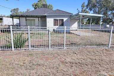 House For Sale - NSW - Bourke - 2840 - Light and Bright  (Image 2)