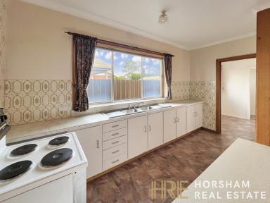 House Leased - VIC - Horsham - 3400 - Large 3 bedroom Family Home  (Image 2)