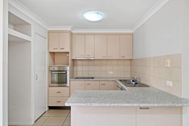 Unit Leased - QLD - Newtown - 4350 - MODERN TWO-BEDROOM TOWNHOUSE NEAR CBD  (Image 2)