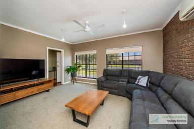 House For Sale - SA - Meningie - 5264 - Stunning Family Home in Meningie!  (Image 2)