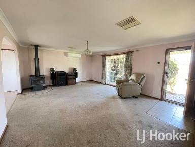 House Sold - NSW - Inverell - 2360 - SOLD BY LJ HOOKER INVERELL  (Image 2)