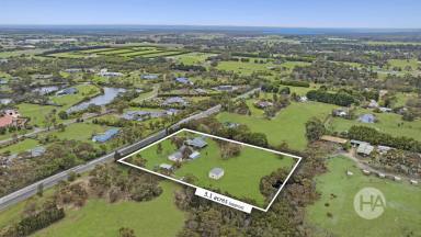 Acreage/Semi-rural For Sale - VIC - Pearcedale - 3912 - 3.1 Acres With American Style Barn & 9x6m Shed  (Image 2)