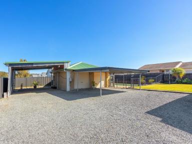 House Sold - NSW - Old Bar - 2430 - ONE WITH ALL THE EXTRAS  (Image 2)