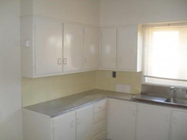 Unit Leased - NSW - Coniston - 2500 - 1 BEDROOM UNIT + STUDY!  (Image 2)