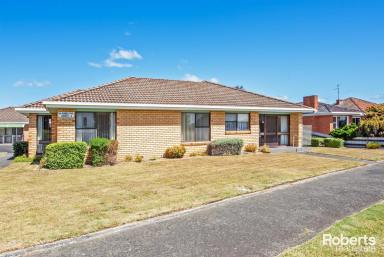 Unit For Sale - TAS - Ulverstone - 7315 - Three Bedroom Unit in Prime Ulverstone Location  (Image 2)