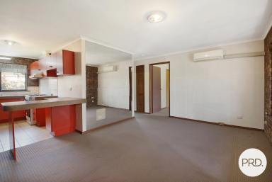 Unit Leased - NSW - West Albury - 2640 - PERFECTLY LOCATED 2 BEDROOM UNIT  (Image 2)