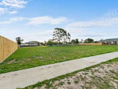 Residential Block Sold - VIC - East Bairnsdale - 3875 - COULD THIS BE YOUR NEW HOME SITE?  (Image 2)