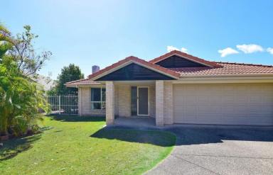 House Leased - QLD - Mountain Creek - 4557 - Spacious Mountain Creek home with multiple living spaces and three bathrooms  (Image 2)