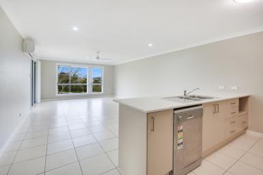 Unit Leased - QLD - Cranley - 4350 - 3-Bedroom Unit with City Views  (Image 2)