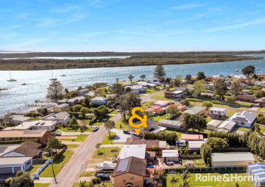 House For Sale - NSW - Greenwell Point - 2540 - Awesome On Adelaide Street  (Image 2)