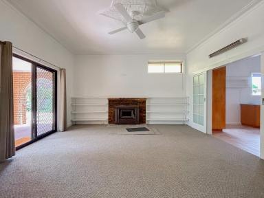 House Leased - VIC - Swan Hill - 3585 - Spacious 4 Bedroom Family Home  (Image 2)