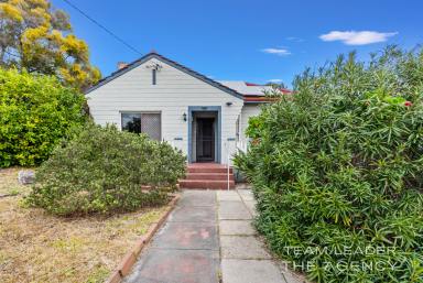 House Sold - WA - Mount Hawthorn - 6016 - HOME OPEN CANCELLED - The perfect renovator or development opportunity !!!  (Image 2)