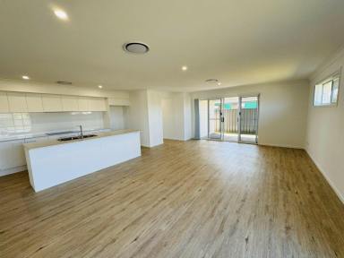 House For Lease - NSW - Old Bar - 2430 - MODERN FAMILY HOME IN PRIME LOCATION!  (Image 2)