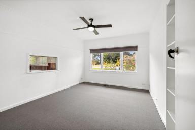 House Leased - VIC - Alfredton - 3350 - Family Comfort & Convenience: Zoned for Ballarat High School  (Image 2)