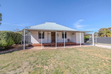 House Sold - VIC - Ouyen - 3490 - Stylish & renovated family home!  (Image 2)