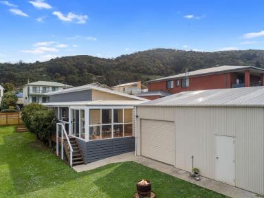 House For Sale - VIC - Apollo Bay - 3233 - RELAXED COASTAL LIVING AT IT'S BEST  (Image 2)