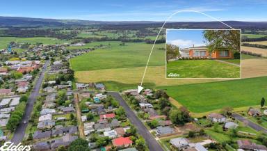 House For Sale - VIC - Yarram - 3971 - SPACIOUS THREE-BEDROOM HOME IN DESIRED LOCATION  (Image 2)