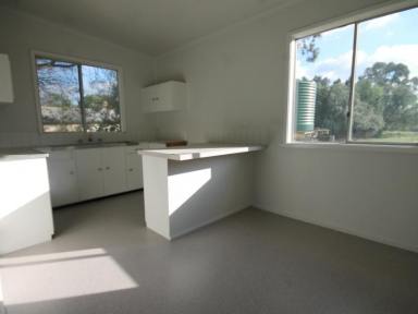 House Leased - NSW - Merriwa - 2329 - Great small house!  (Image 2)