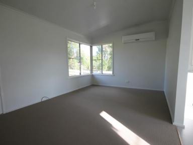 House Leased - NSW - Merriwa - 2329 - Great small house!  (Image 2)