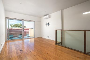 Apartment Leased - VIC - Parkdale - 3195 - MODERN APARTMENT | LOW MAINTENANCE | ENVIABLE LOCATION  (Image 2)