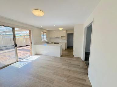 Townhouse Leased - NSW - Goulburn - 2580 - 3 BEDROOMS - MODERN  (Image 2)