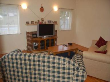 House Leased - SA - Clovelly Park - 5042 - Spacious home in convenient location  (Image 2)