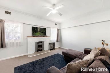 House Sold - NSW - Nowra - 2541 - Renovated Charmer  (Image 2)