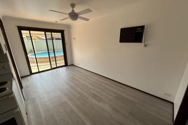 Studio For Lease - NSW - Raymond Terrace - 2324 - ONE BEDROOM STUDIO IN LAKESIDE!!  (Image 2)