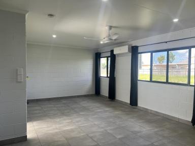 Flat Leased - QLD - Ingham - 4850 - LOWSET RENOVATED FLAT IN TOWN  (Image 2)