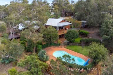 House For Sale - WA - Darlington - 6070 - 2 Acre Quintessential Darlington Lifestyle in Village Location  (Image 2)