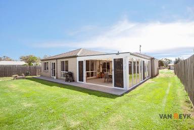 House For Sale - VIC - Lindenow South - 3875 - Versatile Home on Large Block near Bairnsdale  (Image 2)