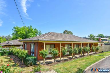 House For Sale - VIC - Myrtleford - 3737 - Cosy Brick Home in Great Location  (Image 2)