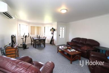 Duplex/Semi-detached For Lease - NSW - Inverell - 2360 - Tidy Duplex on Ross Hill  (Image 2)