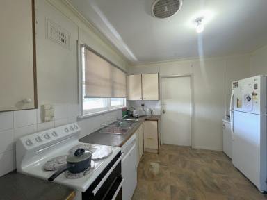 House For Sale - NSW - Gundagai - 2722 - 3 Bedroom Family Home.  (Image 2)